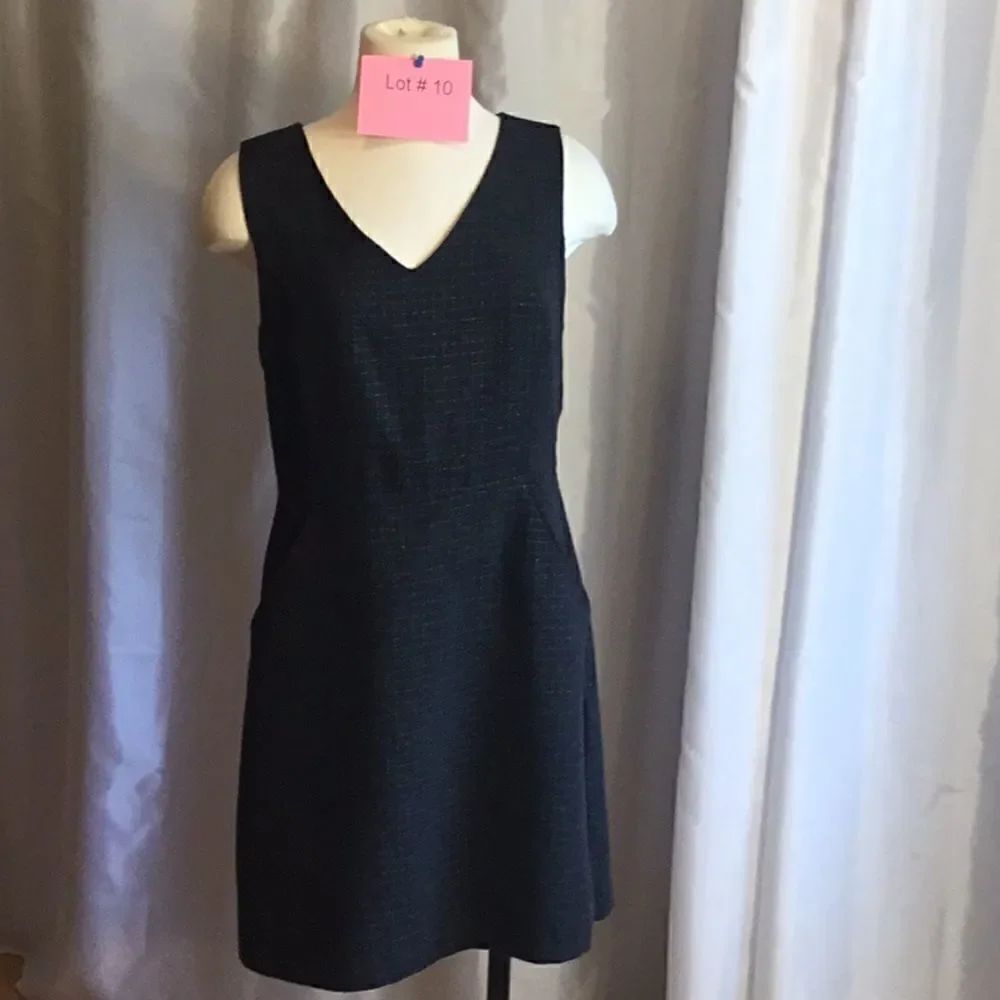 GAP size 8 wool look jumper in dark gray with silver threads